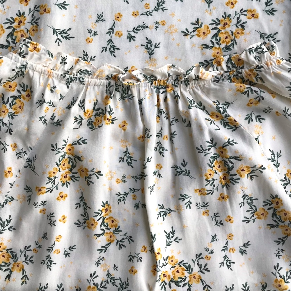 OLD NAVY Dainty Floral Print Long Sleeve Pleated Peasant Blouse - Picture 4 of 9